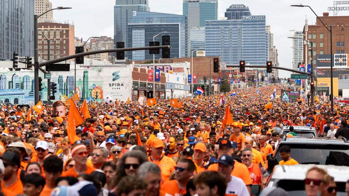 Kudos, KC, your Oranje Fanwalk was epic. Way to be good hosts | Williams