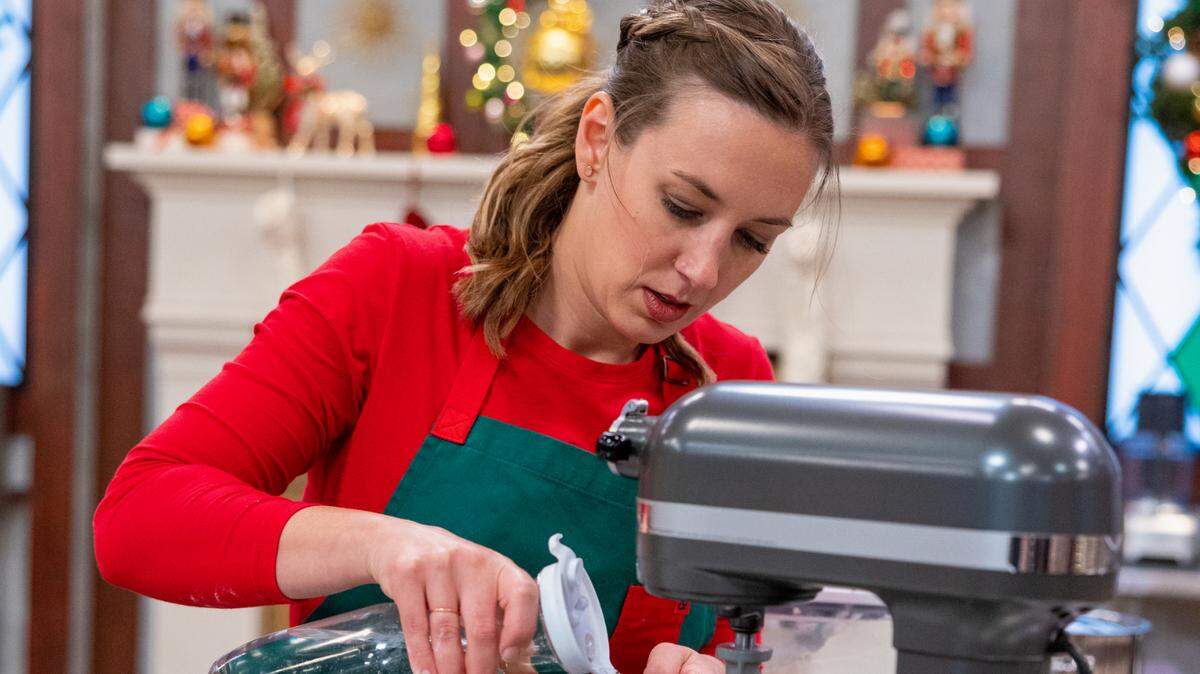 Sara Siegele will appear on season seven of the “Christmas Cookie Challenge” Food Network show.