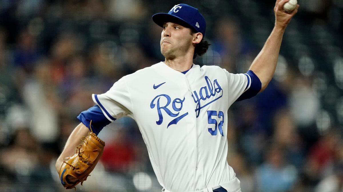 Kansas City Royals starting pitcher Daniel Lynch throws during the first inning of a baseball game against the Toronto Blue Jays Monday, June 6, 2022, in Kansas City, Mo. (AP Photo/Charlie Riedel)