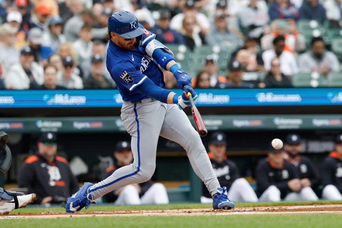 Kansas City Royals shortstop Bobby Witt Jr. (7) hits a single in the first inning against the Detroit Tigers at Comerica Park on April 19, 2025.