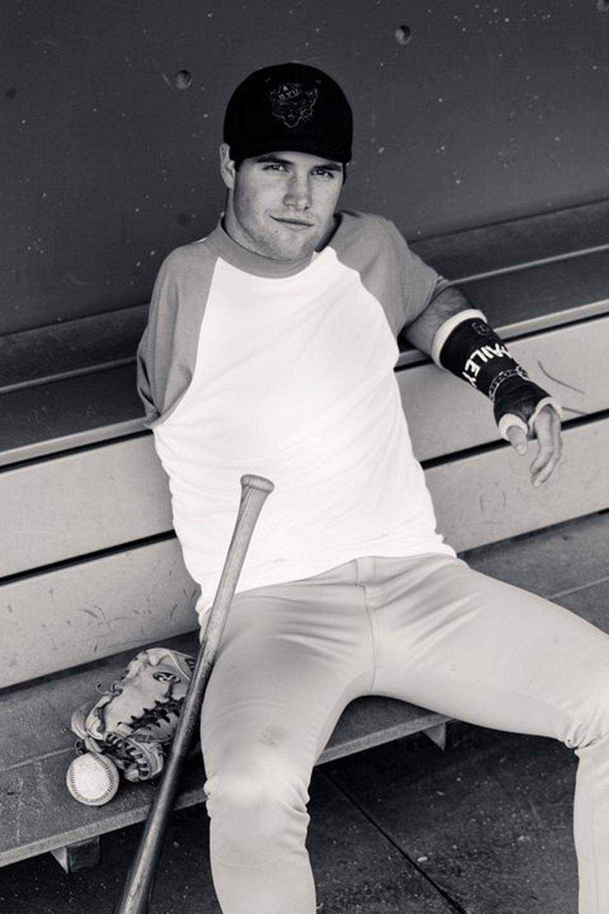 Ellett was an accomplished baseball player into his teens.
