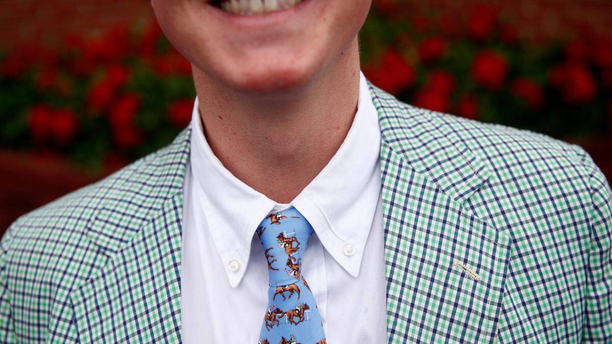 German researchers used MRIs to scan the brains of 30 young men, half of them wearing ties, half of them not. The study, published last week in Neuroradiology found that wearing a tie can cut off blood flow to the brain by as much as 7.5 percent.
