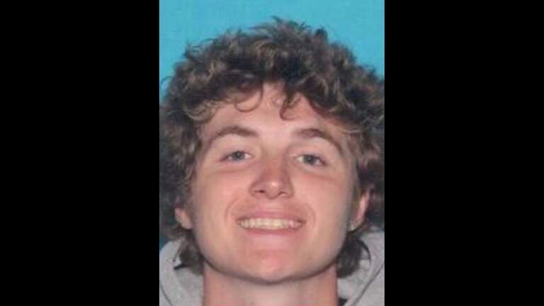 Clay County deputies searching for suspect accused of assaulting man at lake