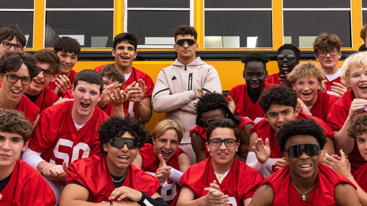 Chiefs quarterback Patrick Mahomes in a new Signature Series Eyewear Collection commercial for Oakley.