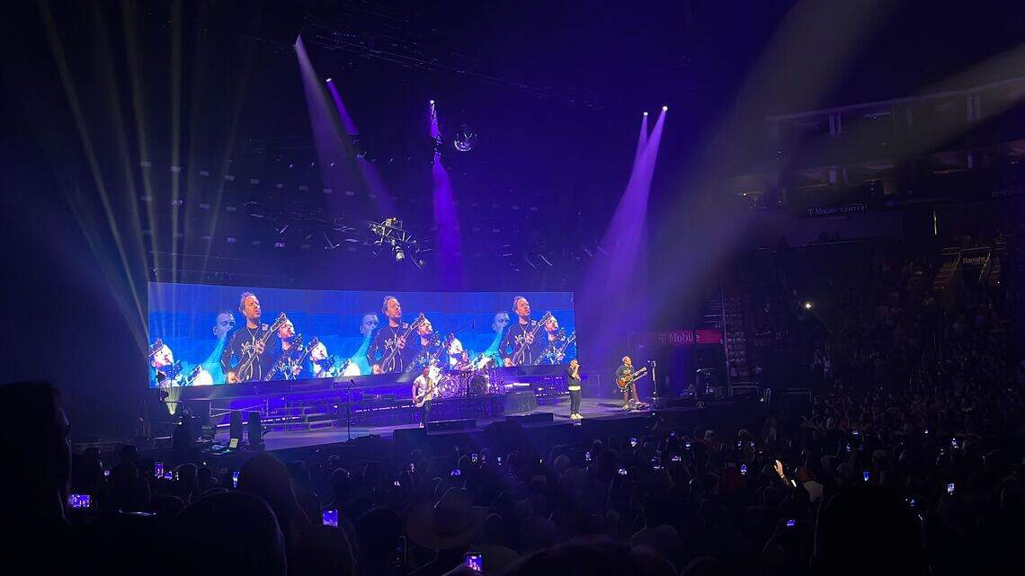 Long-running rock bands light up T-Mobile Center, pleasing eager KC fans
