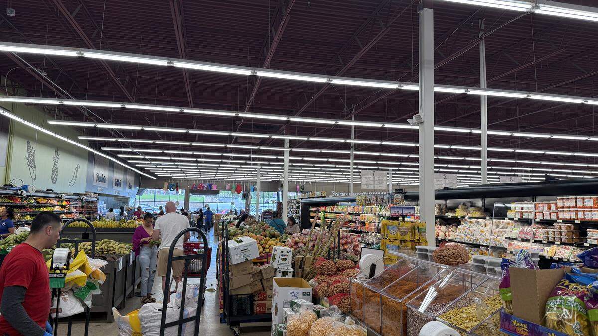 El Mercado Fresco on State Ave. in Kansas City, Kansas, will be open on Christmas. Most stores will close on Thursday, Dec. 25.