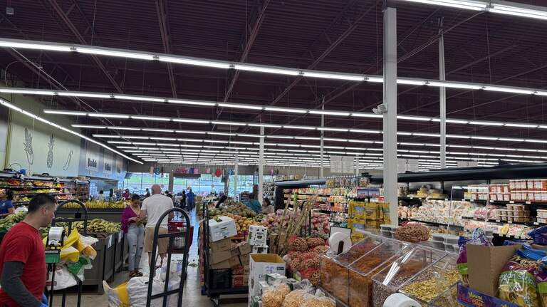 Long-awaited grocery store in vacant Shawnee strip mall set to open this fall