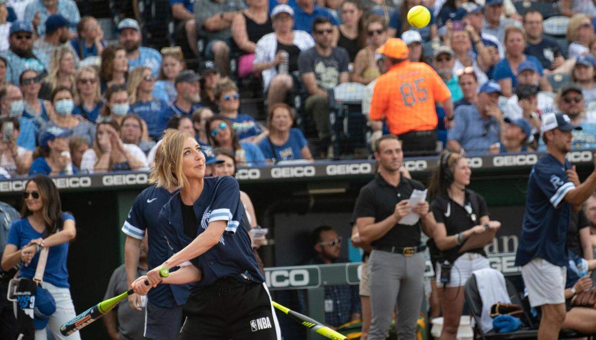 Heidi Gardner has played softball and appeared on stage as a guest of Big Slick Celebrity Weekend. Now the “Saturday Night Live” star and Kansas City native will be one of the hosts.