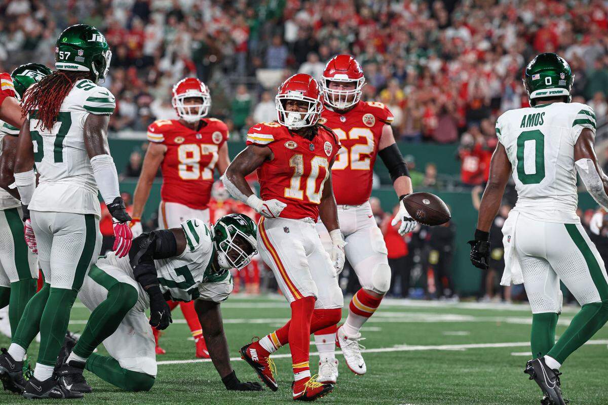 Chiefs running back Isiah Pacheco (No. 10) was fired up after rushing for a pivotal late first down during Sunday night’s game against the New York Jets at MetLife Stadium.
