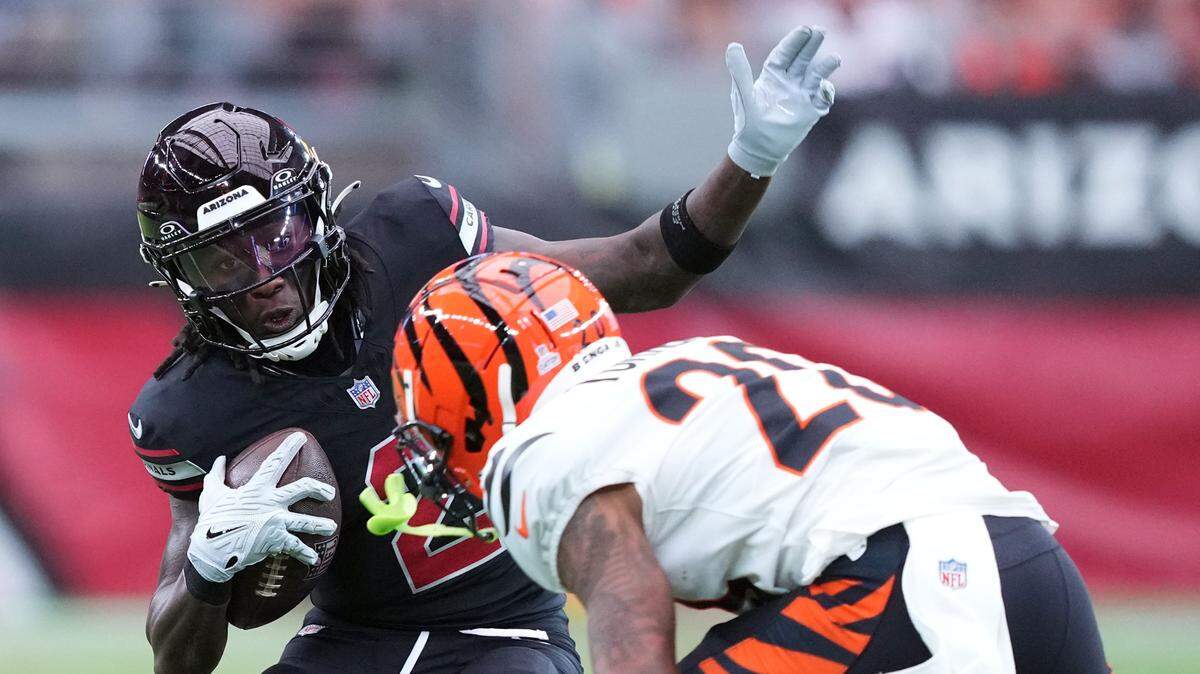 Arizona Cardinals wide receiver Marquise Brown (2) runs against Cincinnati Bengals cornerback DJ Turner II (20) during the second half at State Farm Stadium.