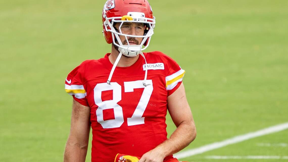 Inside Chiefs tight end Travis Kelce’s typical day at Chiefs training camp