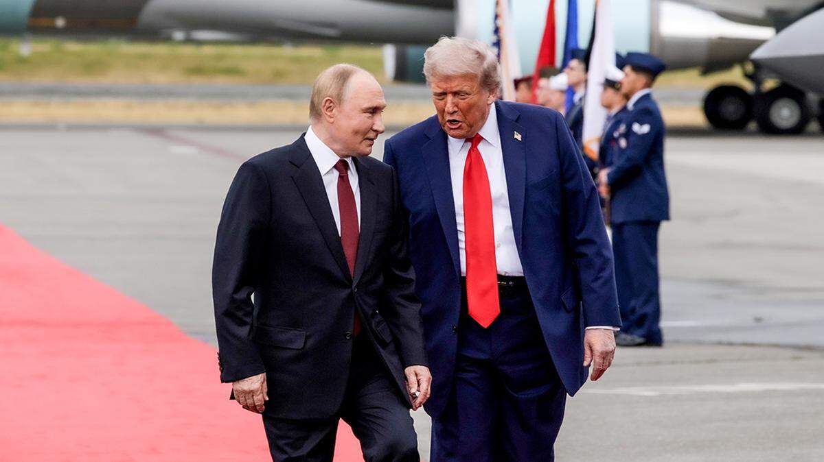 Donald Trump literally rolled out the red carpet for Vladimir Putin this week. You know Ukraine needs our protection.