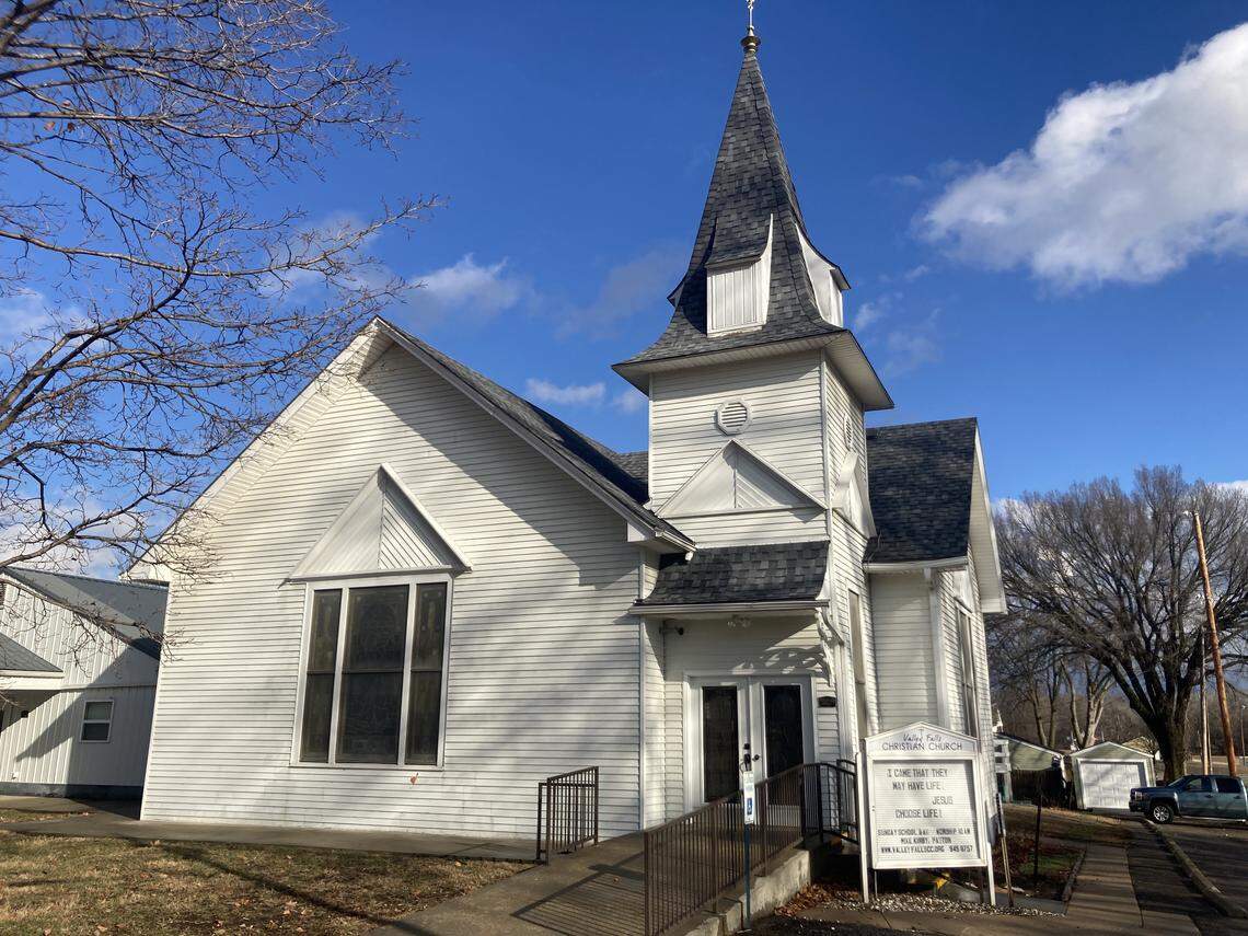 Renee Good’s parents, Tim and Donna Ganger, attend Valley Falls Christian Church in Valley Falls, Kansas. The town is about an hour and 20 minutes northwest of Kansas City.