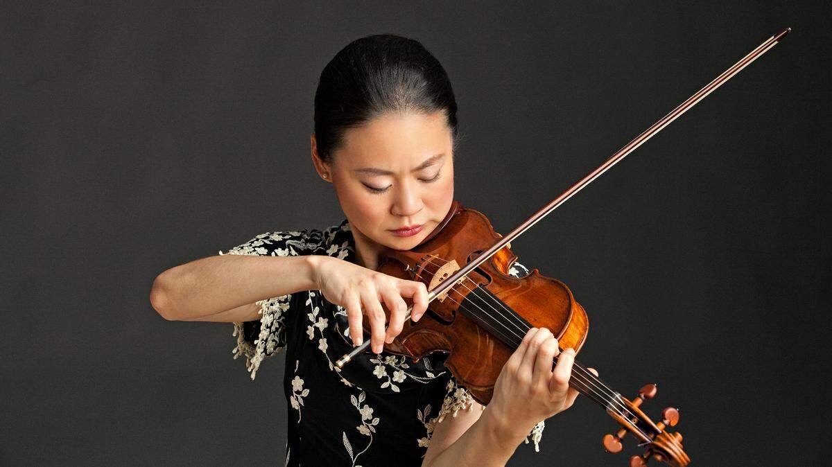 Midori will play Dvorak’s Violin Concerto with the KC Symphony.