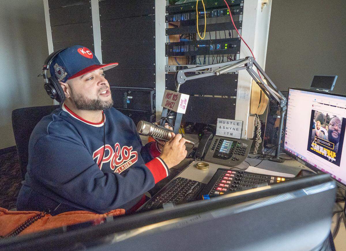 Brian Brooks, known to listeners as Brian B. Shynin’ is a host at KPRS Hot 103.3 and has worked for the station since 2006. He co-host “The Hustle and Shyne Morning Show” alongside co-host Deona Histle.