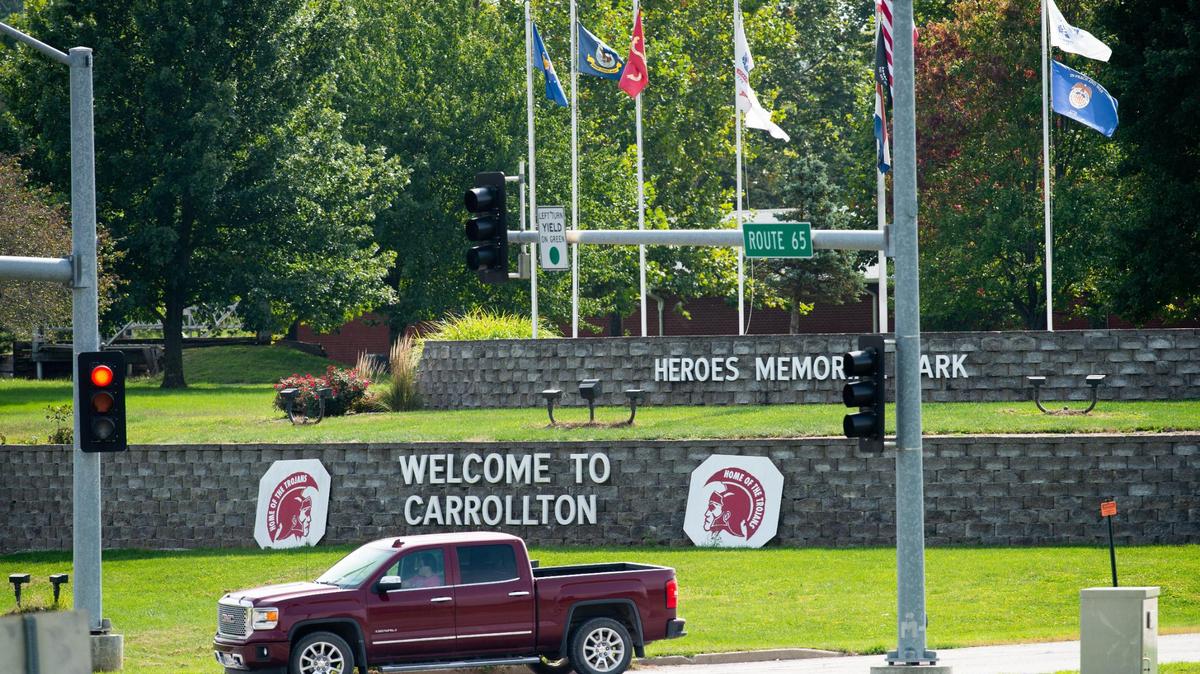 A big town sign is located off Highway 24. Carrollton has a population of about 3,600, but has two companies that have won licenses for growing medical marijuana. ÒPer capita, Carrollton is going to be the cannabis capital of Missouri,Ó said Tyler Klein, CEO of Carrollton County Cannabis Company.