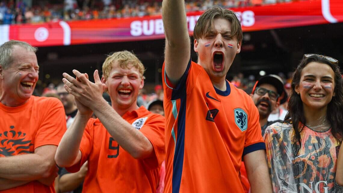 Photos: Netherlands scores 3 goals, beats Tunisia in KC’s rainy World Cup match