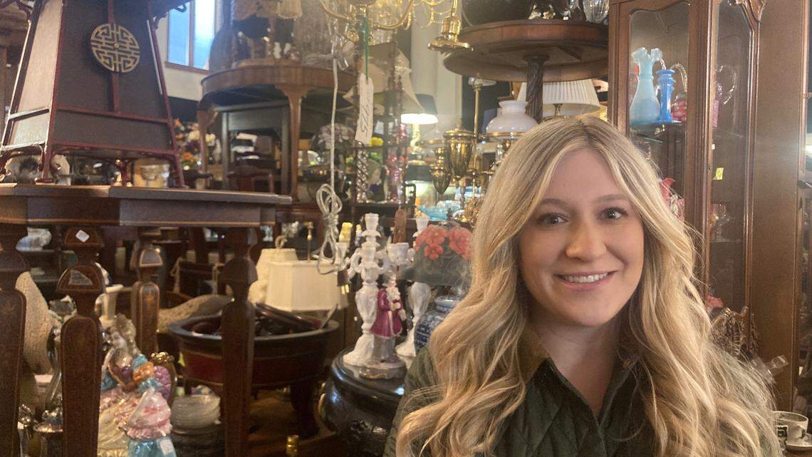 One million antiques go on sale at Kansas City shop reopened for one last day