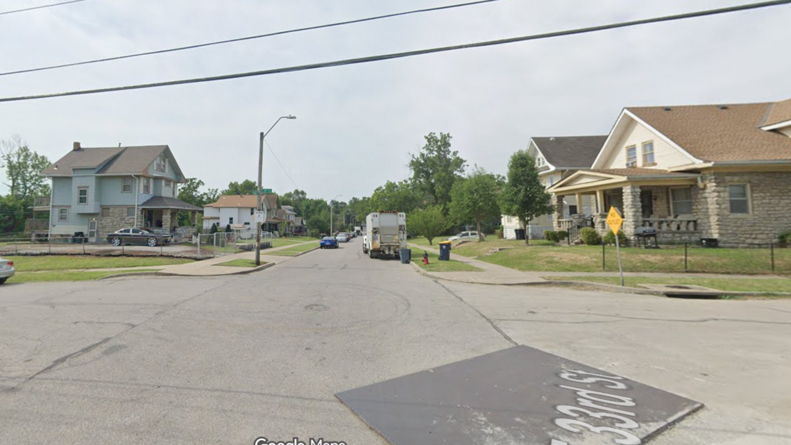 Man, 32, dies in afternoon shooting outside home in Kansas City; police seek tips