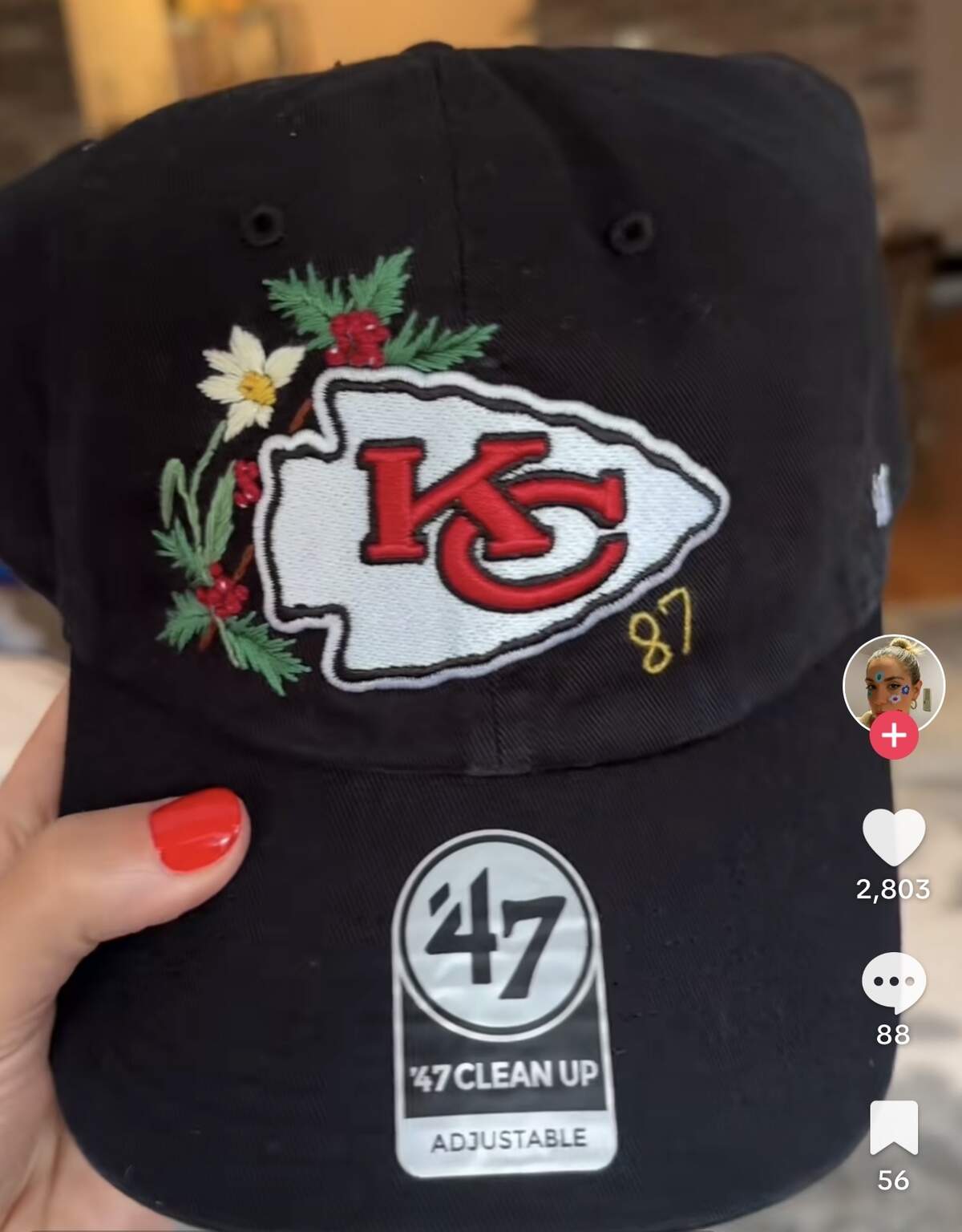 A close-up of the hat.