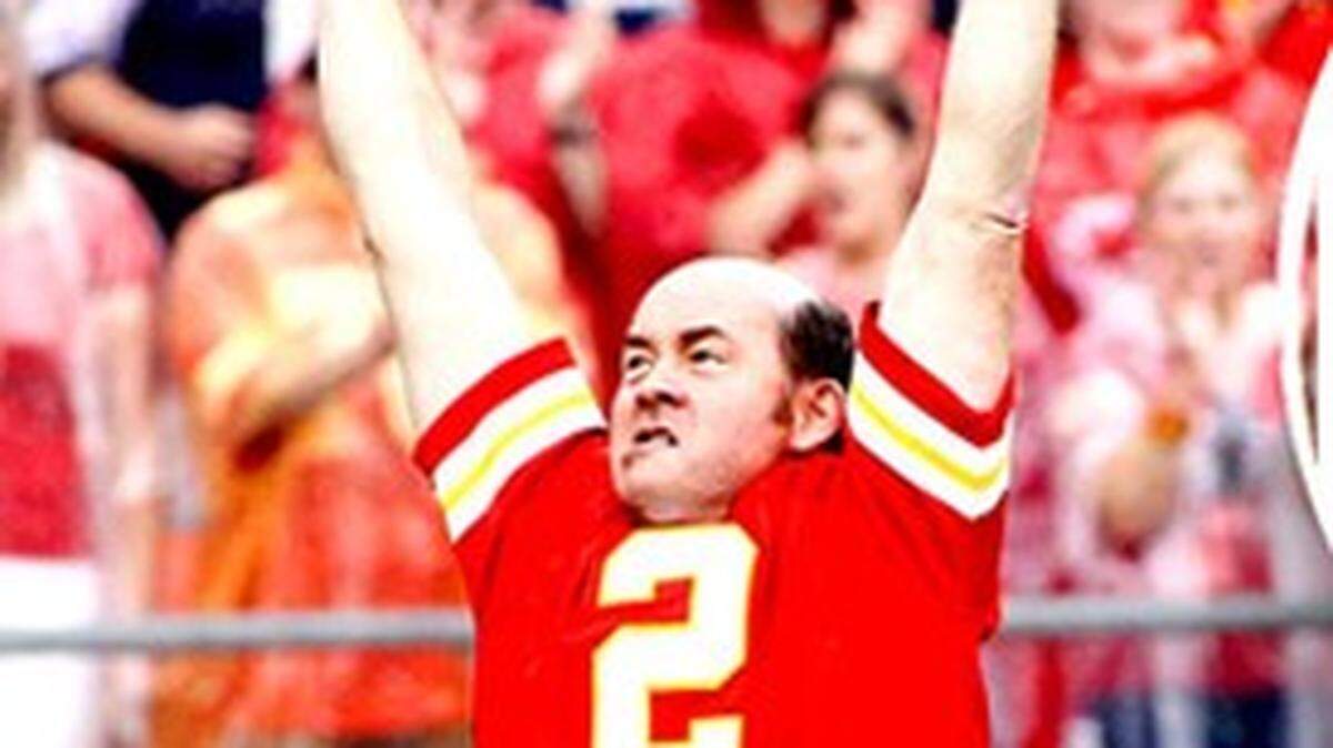 Actor David Koechner cheering on the Chiefs.