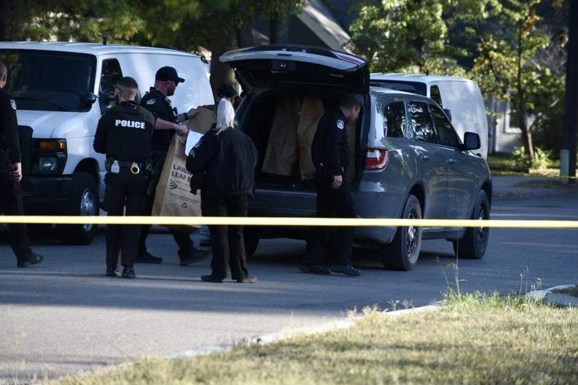 Police in Excelsior Springs collected evidence from a home after a victim reportedly escaped from the residence and told neighbors she had been kidnapped and sexually assaulted.