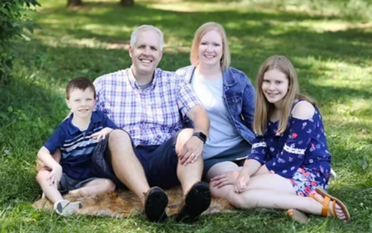 Lee Cross is running for Johnson County Community College Board of Trustees.