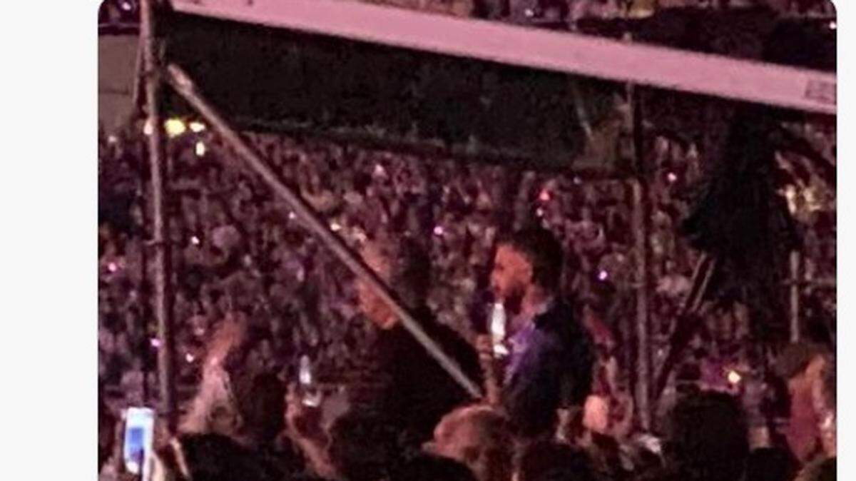 Taylor Swift fans are elated that her new boyfriend, Kansas City Chiefs tight end Travis Kelce, watched her Buenos Aires concert Saturday with her father, Scott Swift.