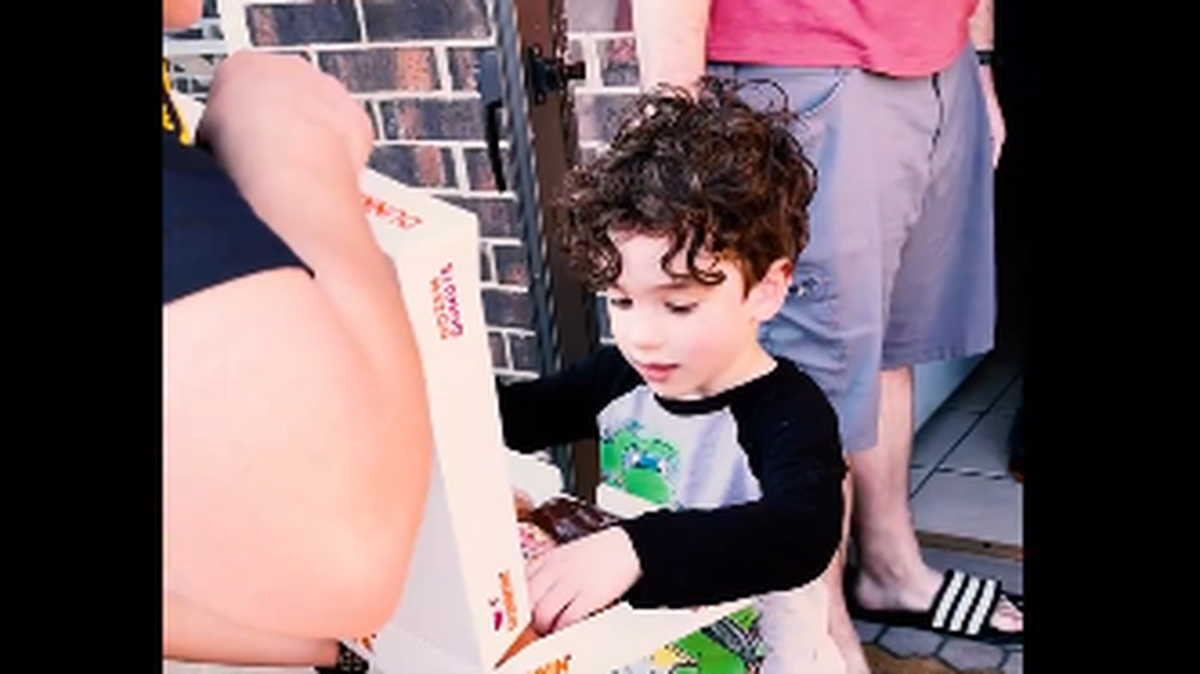 An Oklahoma toddler called 911 for a “doughnut emergency,” so officers came to his rescue.