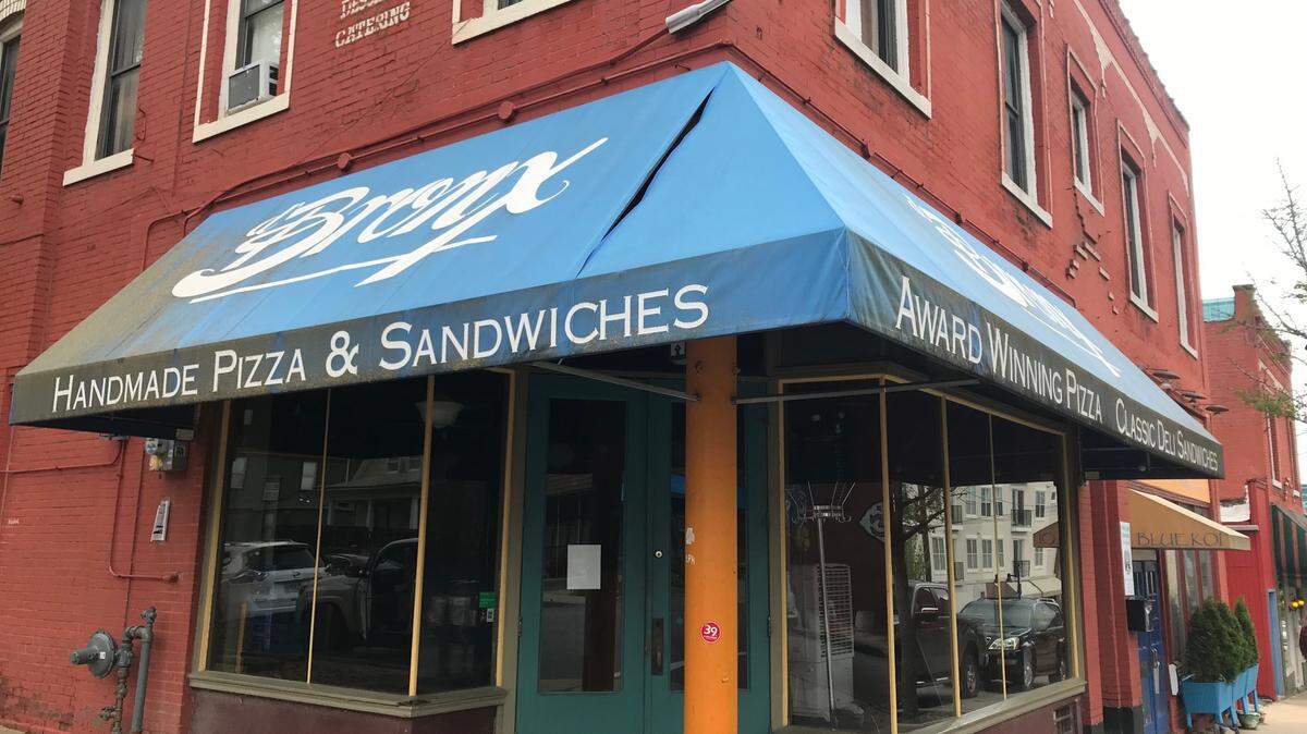 D’Bronx has closed just east of State Line Road.