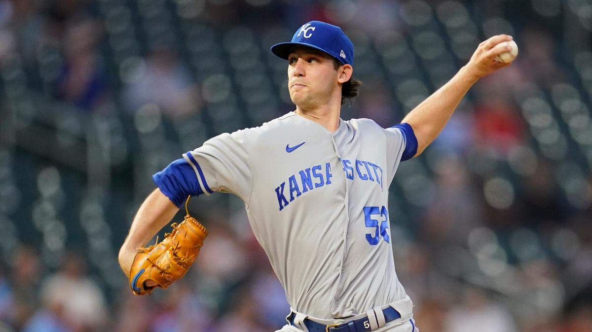 Kansas City Royals starting pitcher Daniel Lynch delivers during the second inning of the team’s baseball game against the Minnesota Twins, Thursday, Sept. 15, 2022, in Minneapolis. (AP Photo/Abbie Parr)