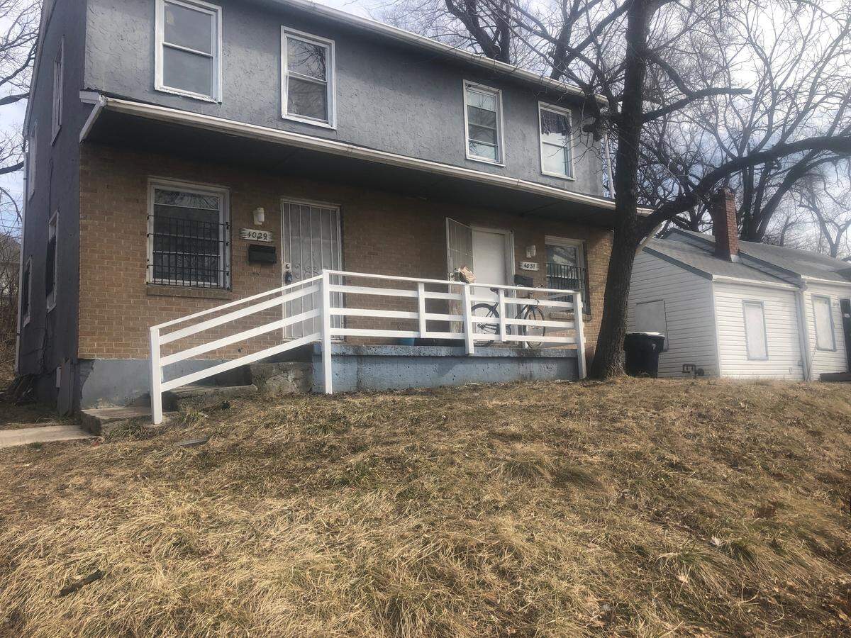 City officials on Monday were removing about 300 lab rats, rabbits, guinea pigs, turtles and geckos from a duplex in the 4000 block of Wabash Avenue, according to the Kansas City Neighborhood and Housing Services
