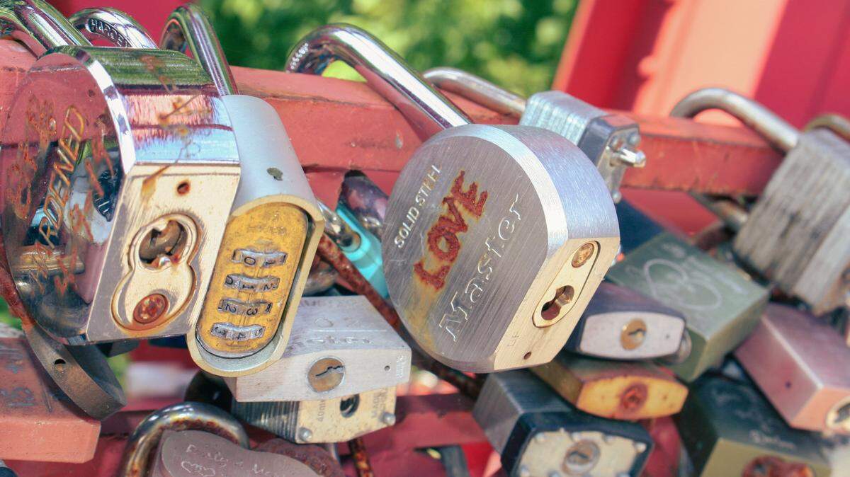 Locks from the Old Red Bridge at Minor Park, also known as ‘Love Bridge’