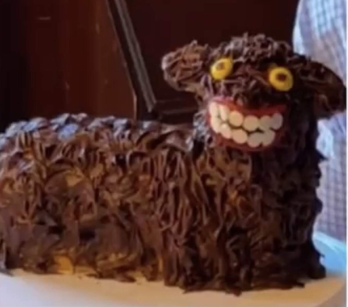 Those teeth! Those eyes!