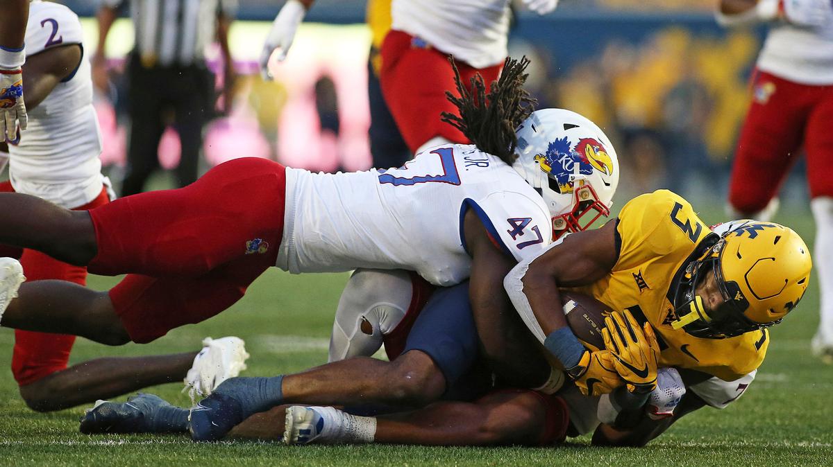 Kansas defensive end Lonnie Phelps has accepted an invitation to the NFL Combine.