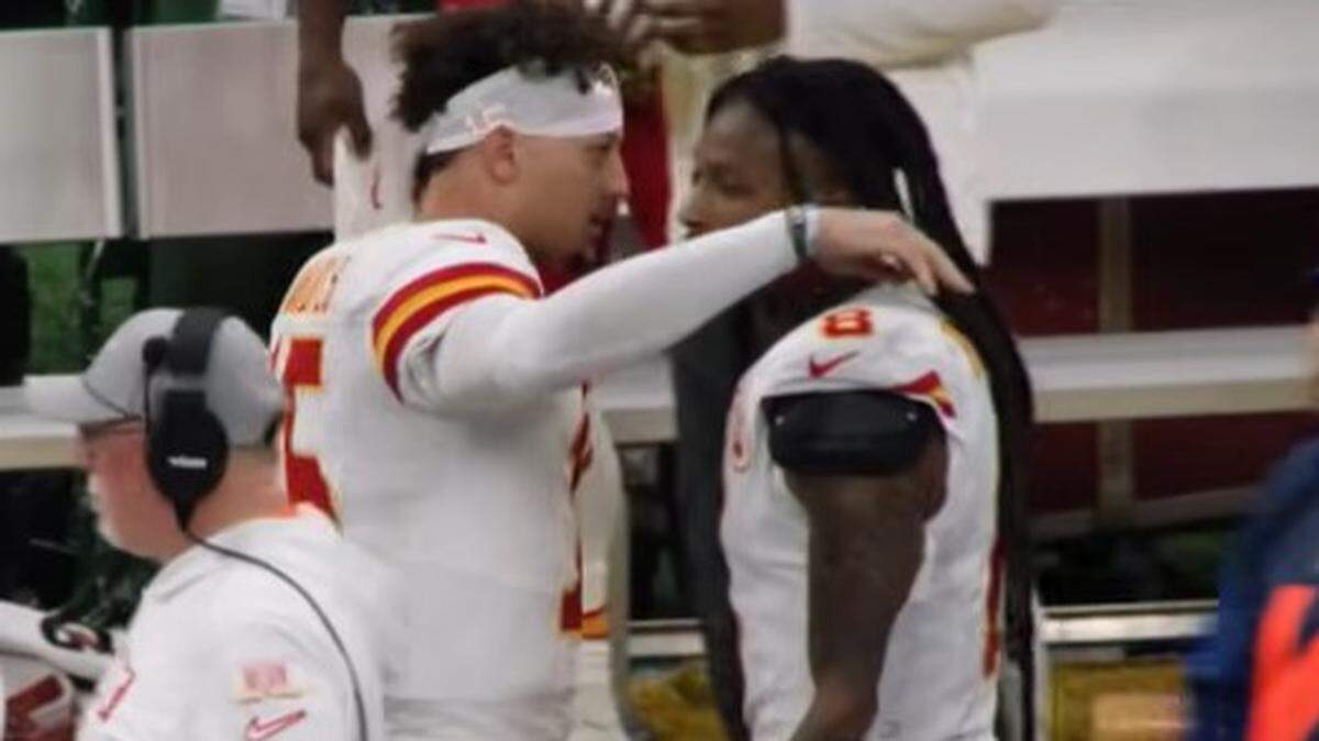 Chiefs quarterback Patrick Mahomes made a point to talking to DeAndre Hopkins late in Super Bowl LIX.