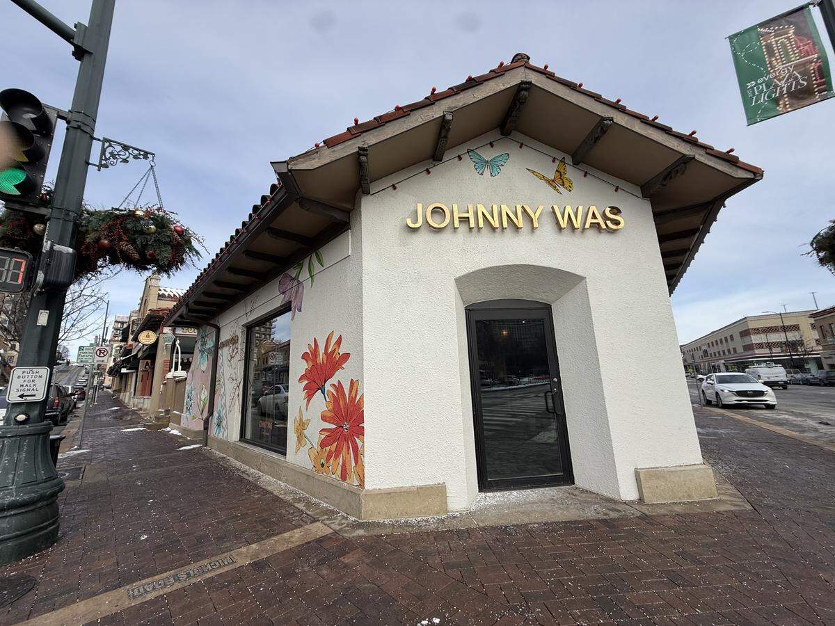 Johnny Was, known for its colorful, vibrant style, has closed on the Plaza.