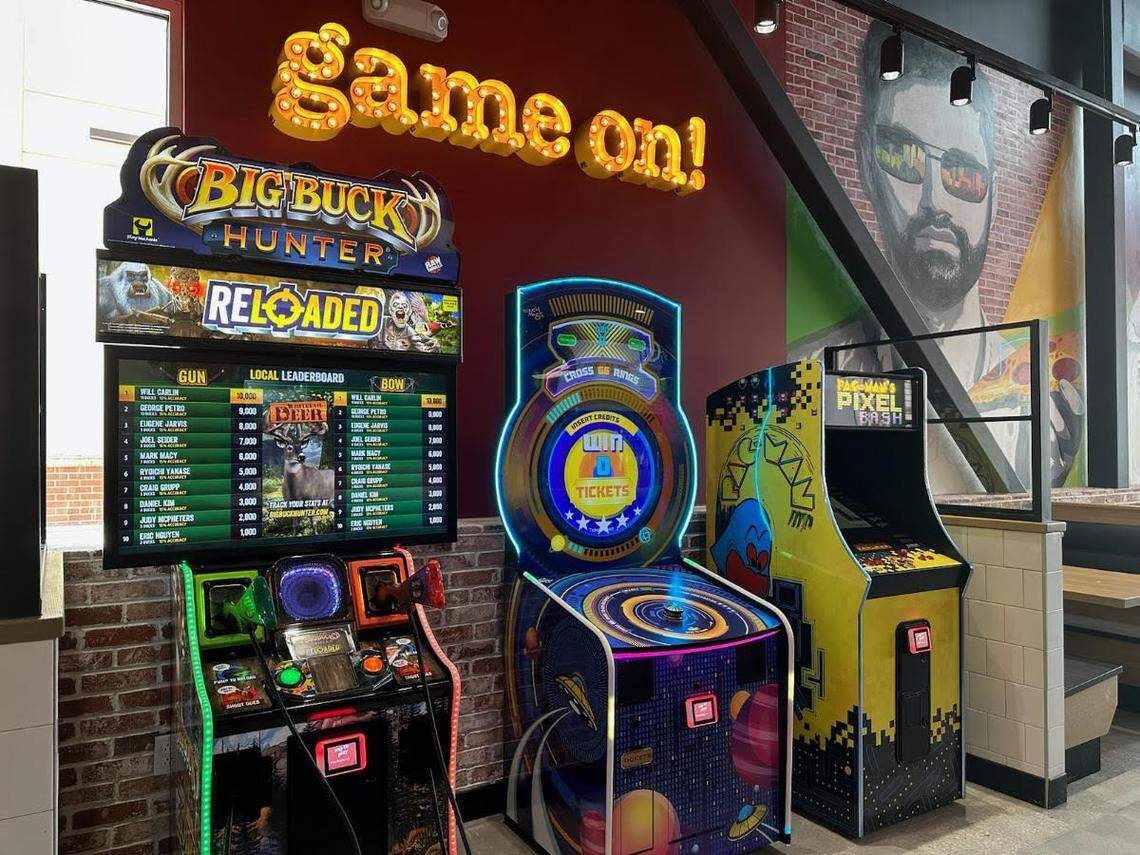 Peter Piper Pizzeria has arcade games and TVs.