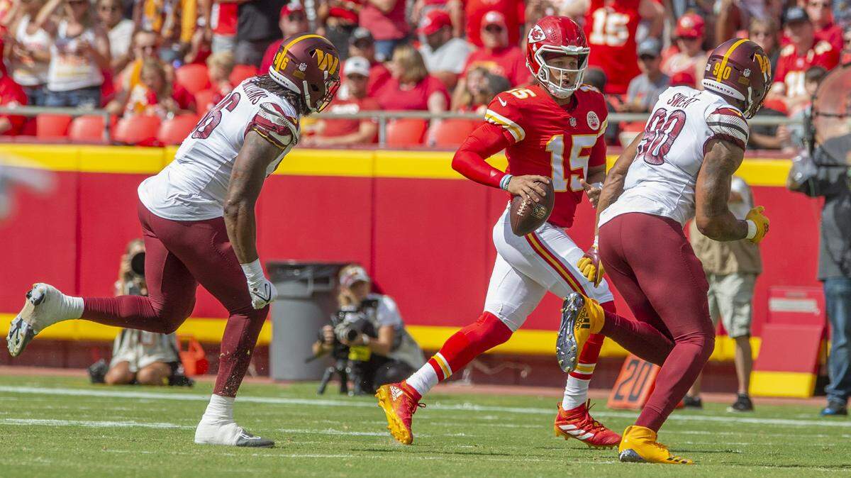 Kansas City Chiefs quarterback Partick Mahomes (15) prepares to pass the ball in the first quarter during the second preseason game against the Washington Commanders at Arrowhead Stadium on Saturday, Aug. 20, 2022.