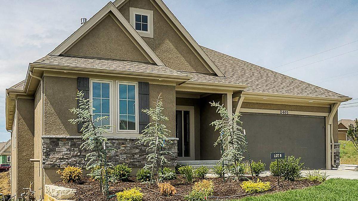 Current inventory at The Villas of Leabrooke Town Manor includes the highly desired Crestwood. This home is located at 2405 W. 146th Street and includes many upgrades that will surely delight the buyer.