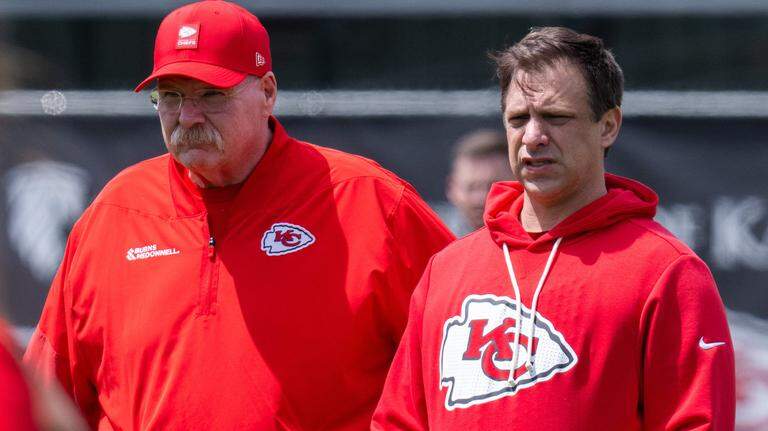 Chiefs’ offseason suggests offensive changes, but how much will Andy Reid tweak?