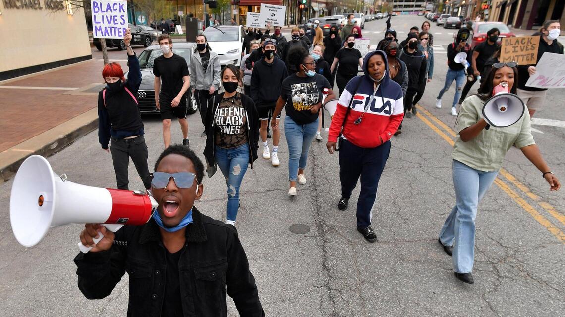 Activists respond to fatal police shooting with KC protest | Kansas ...