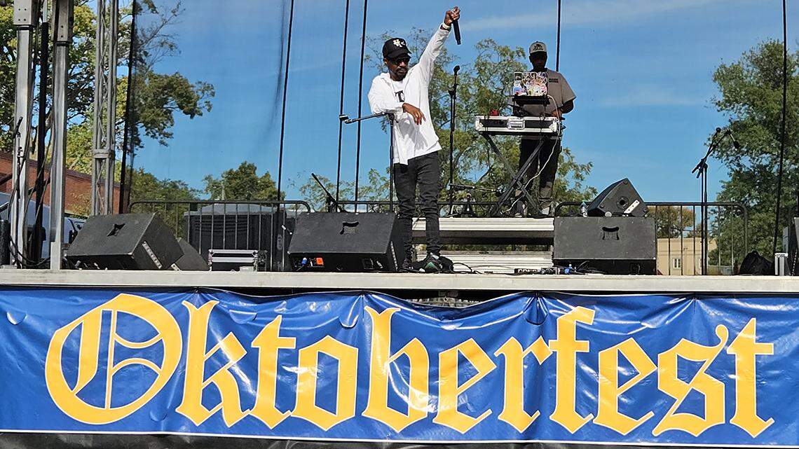 The first original rap act at the annual festival was a family-friendly show that got heads bobbing and feet dancing.