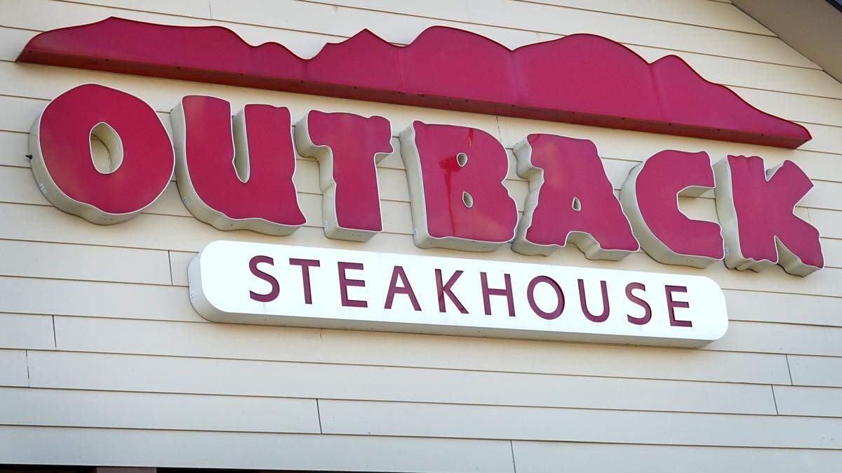 Beef tallow is back in fast food fryers at Steak ‘n Shake, Popeyes, Smashburger and Outback. Here’s everything you need to know about the comeback.
