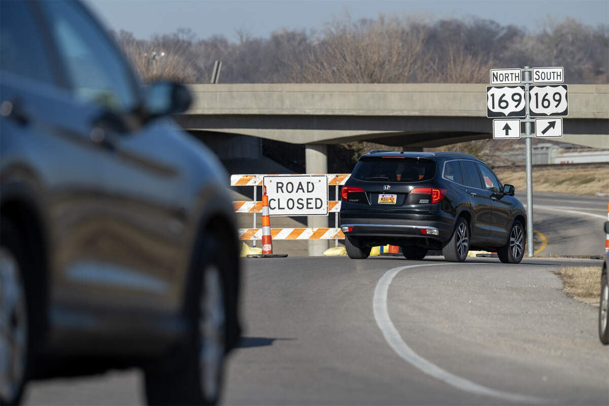 MoDOTKC announced the full closure of the northbound U.S. 169 viaduct bridge for urgent evaluation in downtown Kansas City, beginning Tuesday, Dec. 16, 2025. Vehicles slowed as they approached the U.S. 169 North South entrance ramps north of Wheeler Downtown Airport.