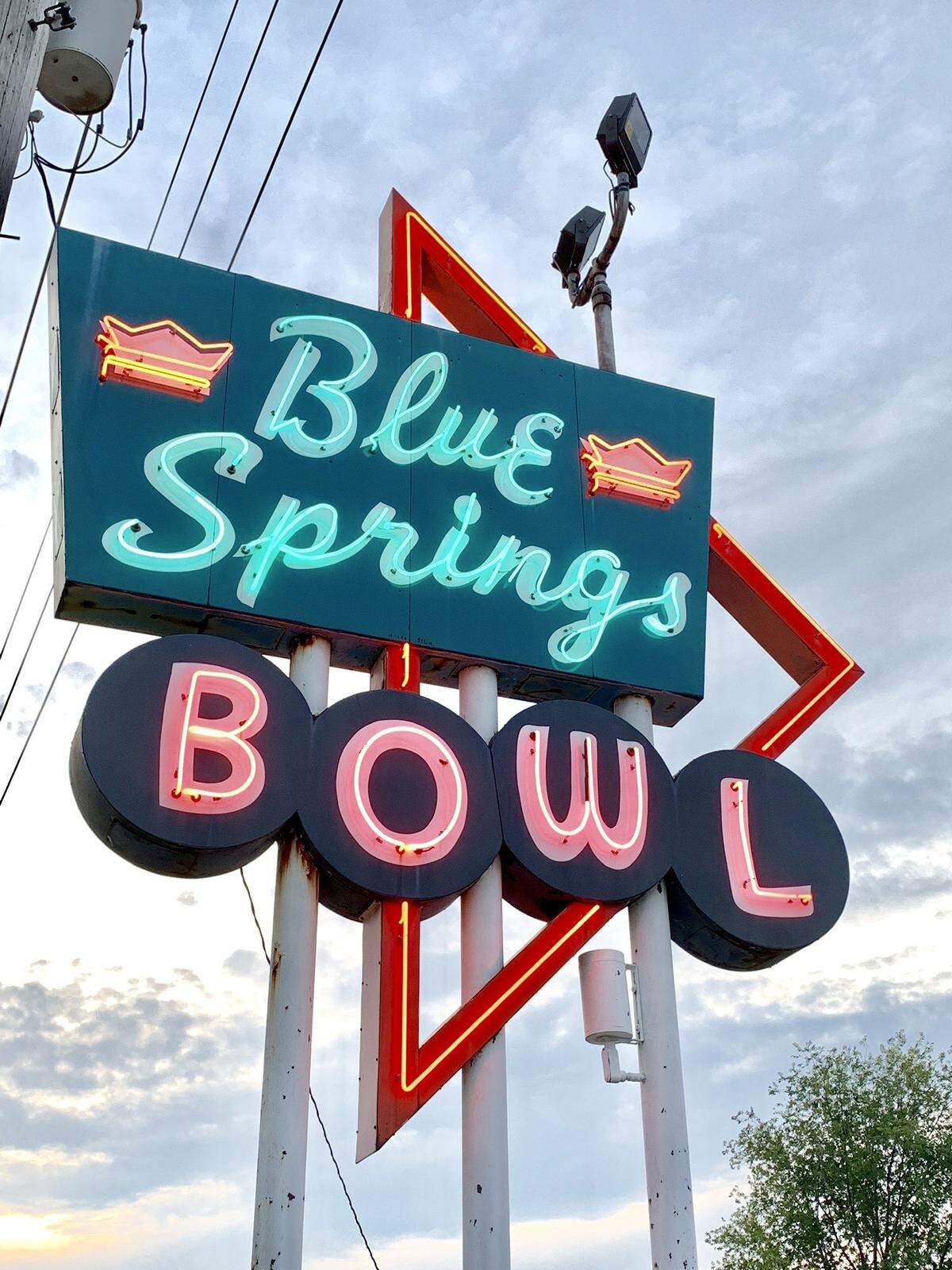 The Blue Springs Bowl sign on Highway 40 in Blue Springs.