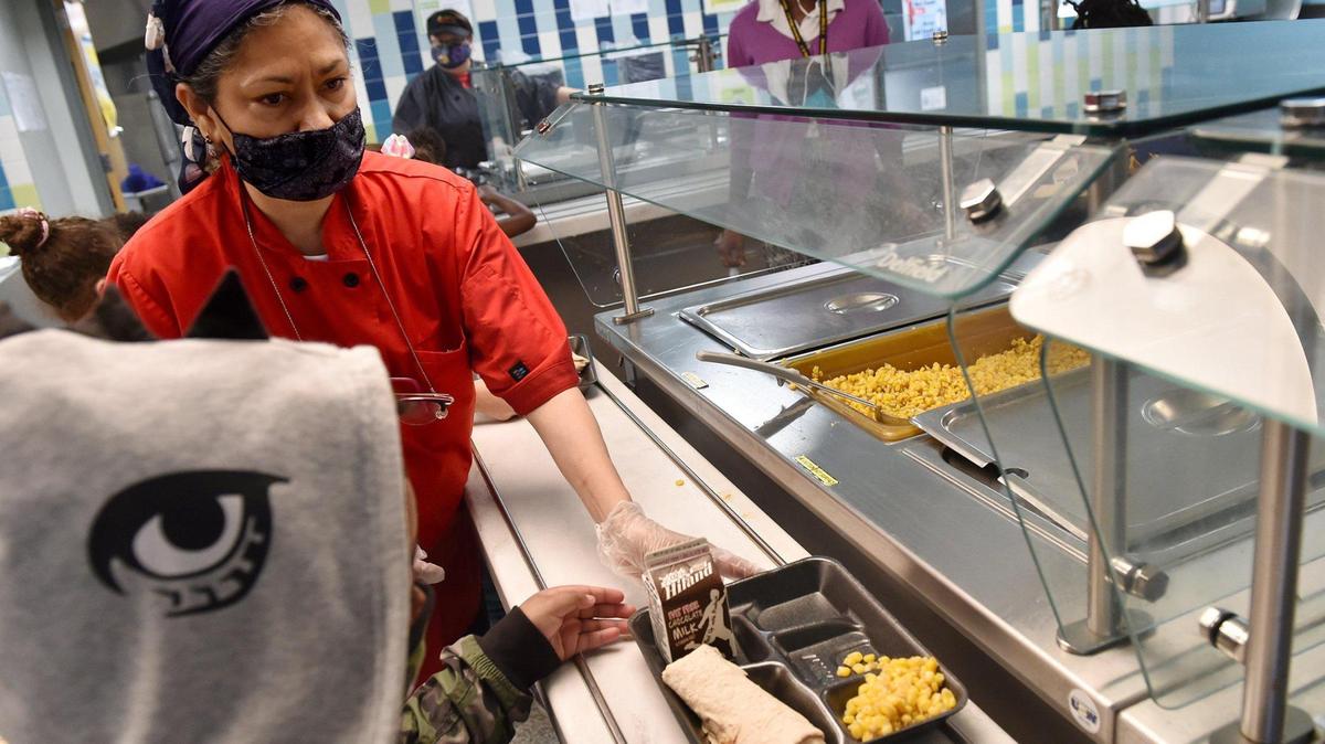 ‘Makes my heart hurt’: Kansas City area schools struggle to feed kids amid shortages