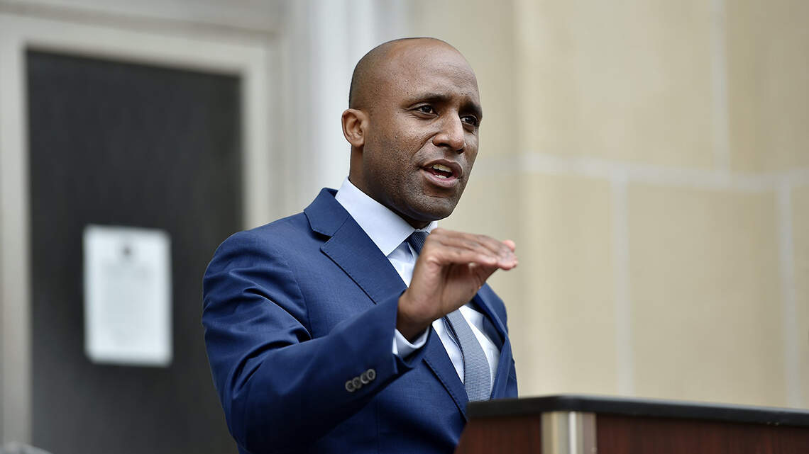 In coronavirus crisis, KC Mayor Quinton Lucas proves our worry about him was mistaken