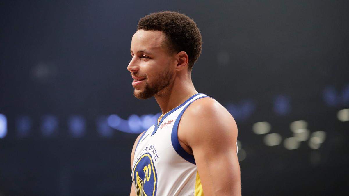 Golden State Warriors’ Stephen Curry (30) during the first half of an NBA basketball game against the Brooklyn Nets Sunday, Oct. 28, 2018, in New York.