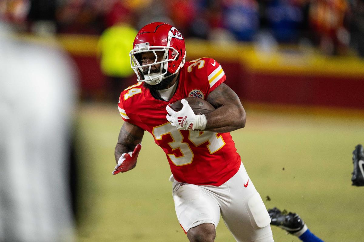 Kansas City Chiefs running back Samaje Perine runs for the final first down in the second half of the AFC Championship Game on Sunday, Jan. 26, 2025, at GEHA Field at Arrowhead Stadium.